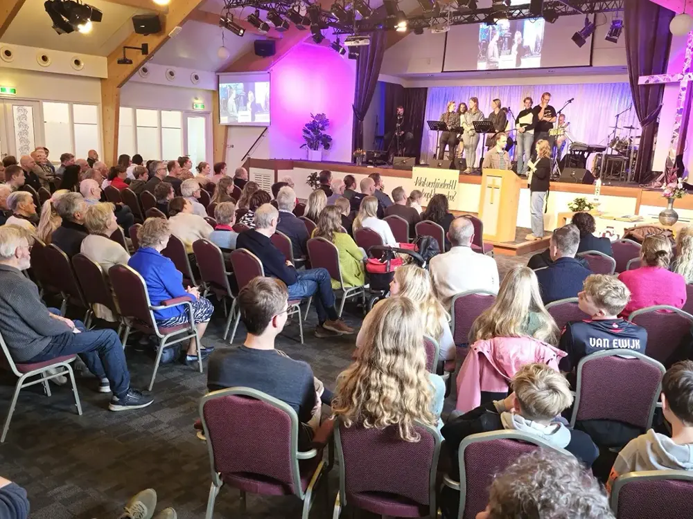 Kerkdienst baptisten zuidwest friesland in Koudum
